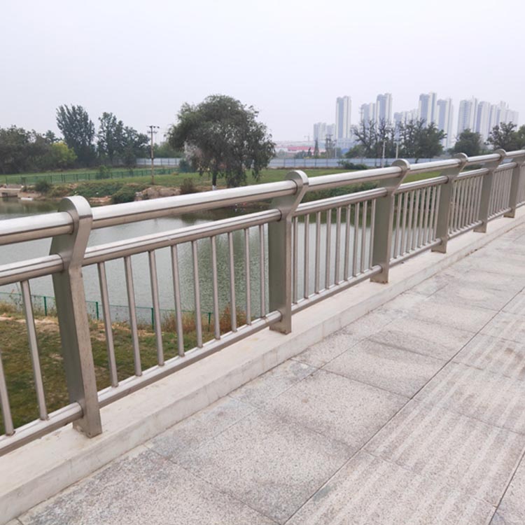 不銹鋼護(hù)欄
