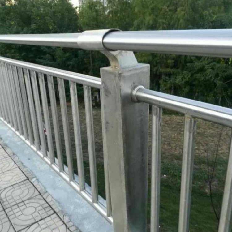 不銹鋼護(hù)欄